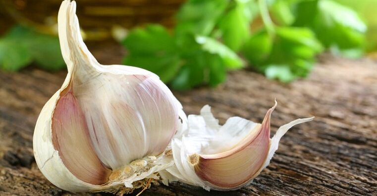 garlic is a traditional remedy for parasites