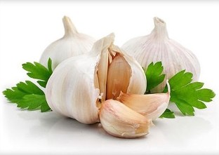 Cleansing the garlic